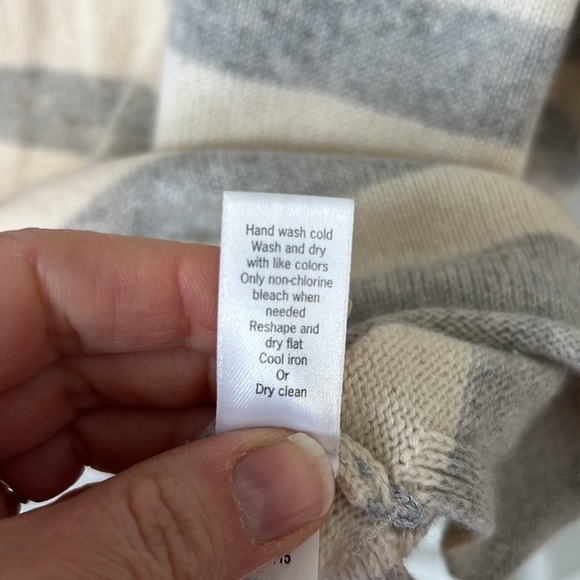 Athleta Backcountry Cashmere Gray Ivory Striped Sweater Crewneck Womens Large - Picture 12 of 16